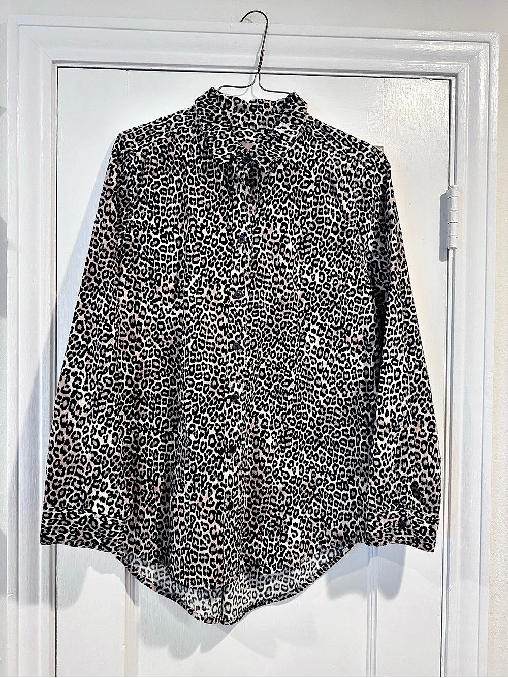 Chico's Animal Cheetah Soft Button Front Pattern Animal Print Rayon Top Size